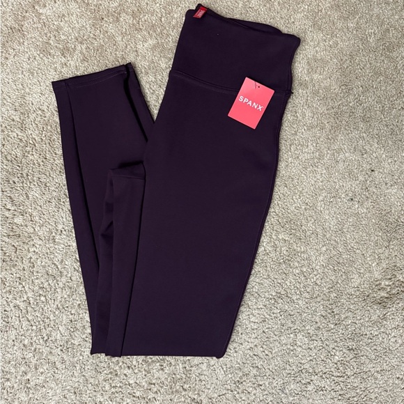 SPANX Pants - NWT SPANX Women’s Deep Purple Leggings - Size XS